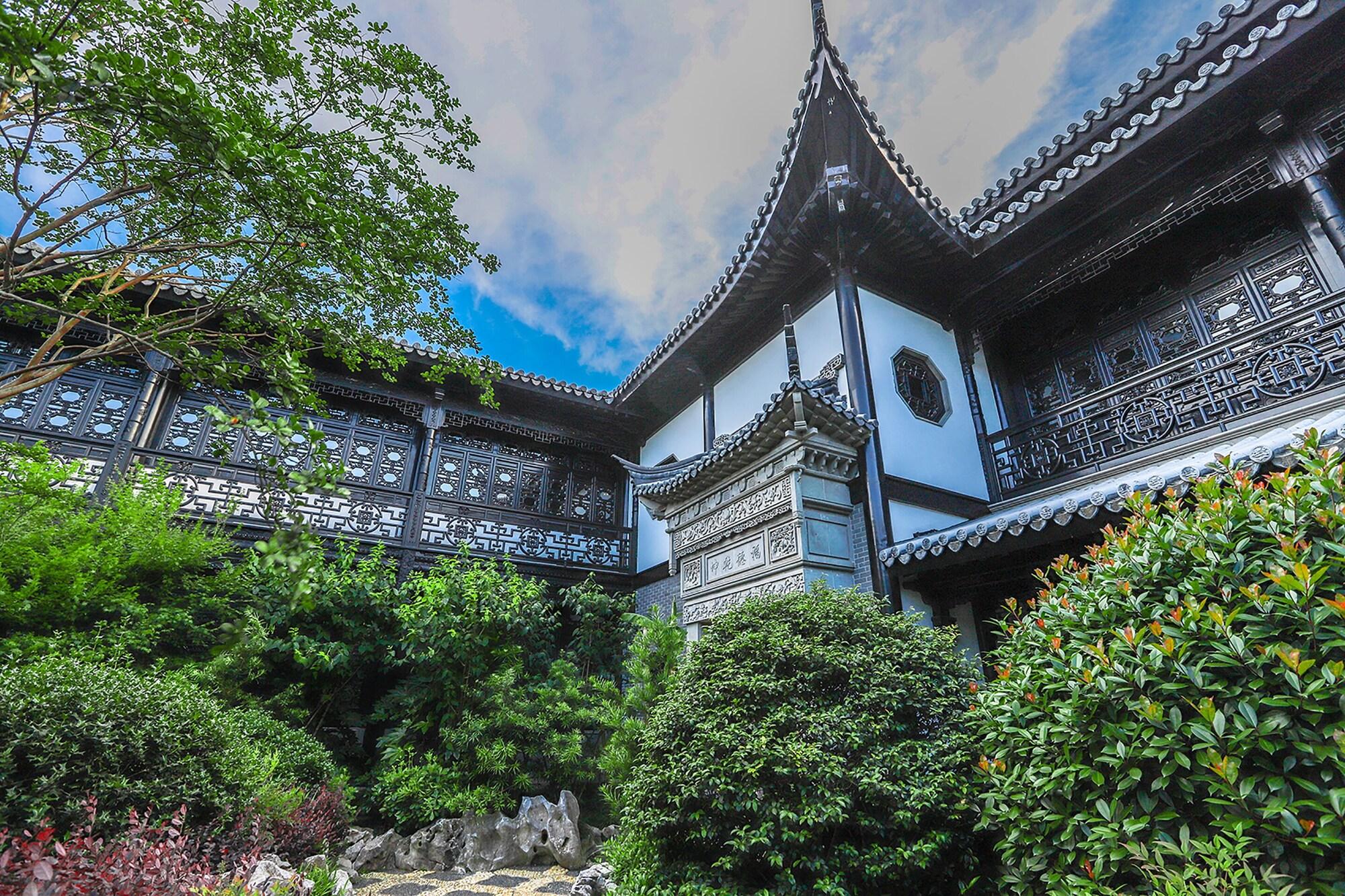 Royal Garden Hotel Shanghai-Free Shuttle To And From Disney & Pvg & Close Metro Line2 Easy To Sha New Expo Екстер'єр фото