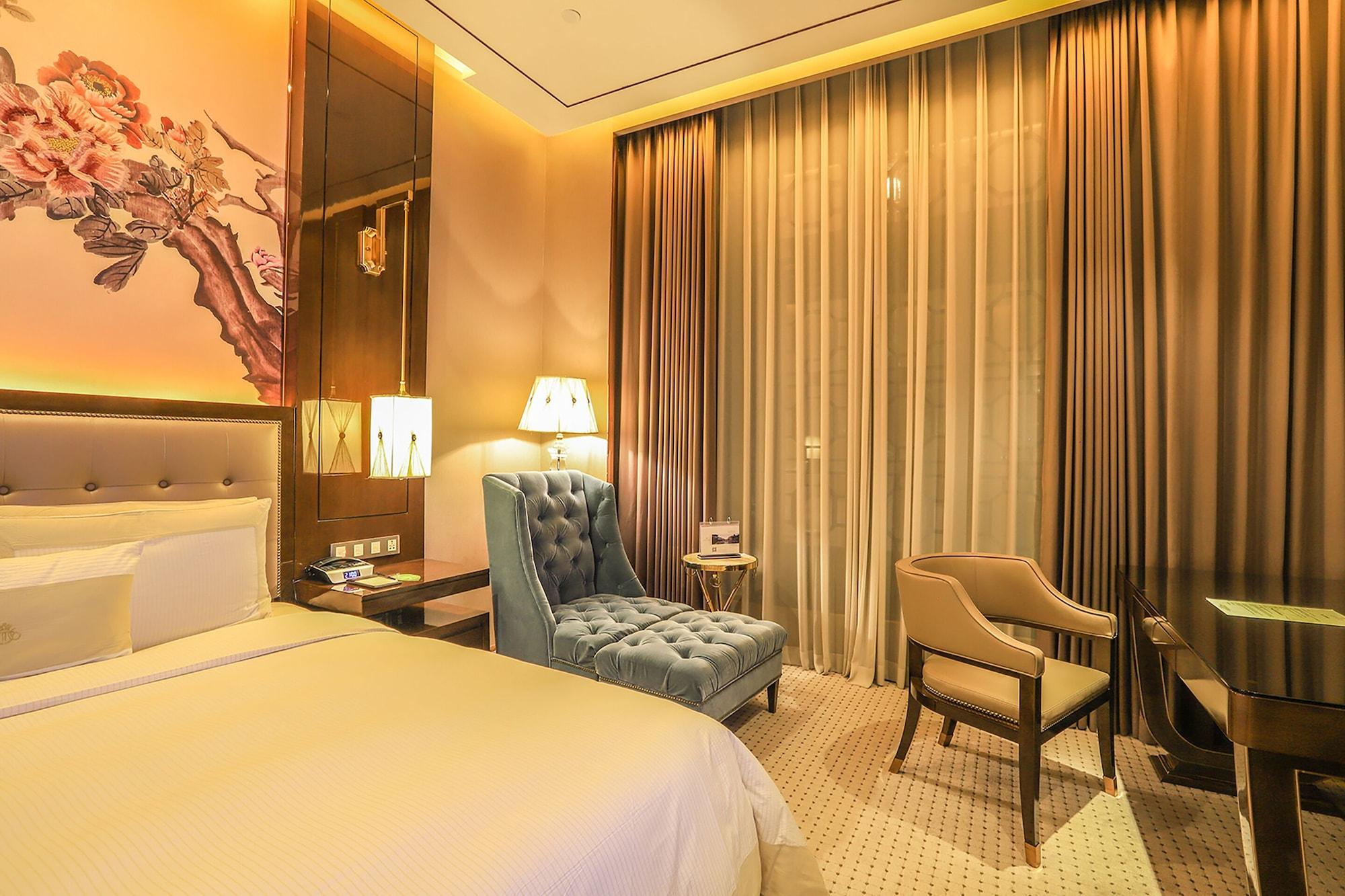Royal Garden Hotel Shanghai-Free Shuttle To And From Disney & Pvg & Close Metro Line2 Easy To Sha New Expo Екстер'єр фото