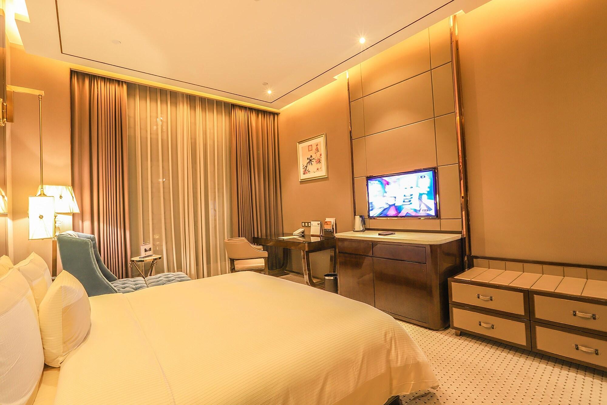 Royal Garden Hotel Shanghai-Free Shuttle To And From Disney & Pvg & Close Metro Line2 Easy To Sha New Expo Екстер'єр фото