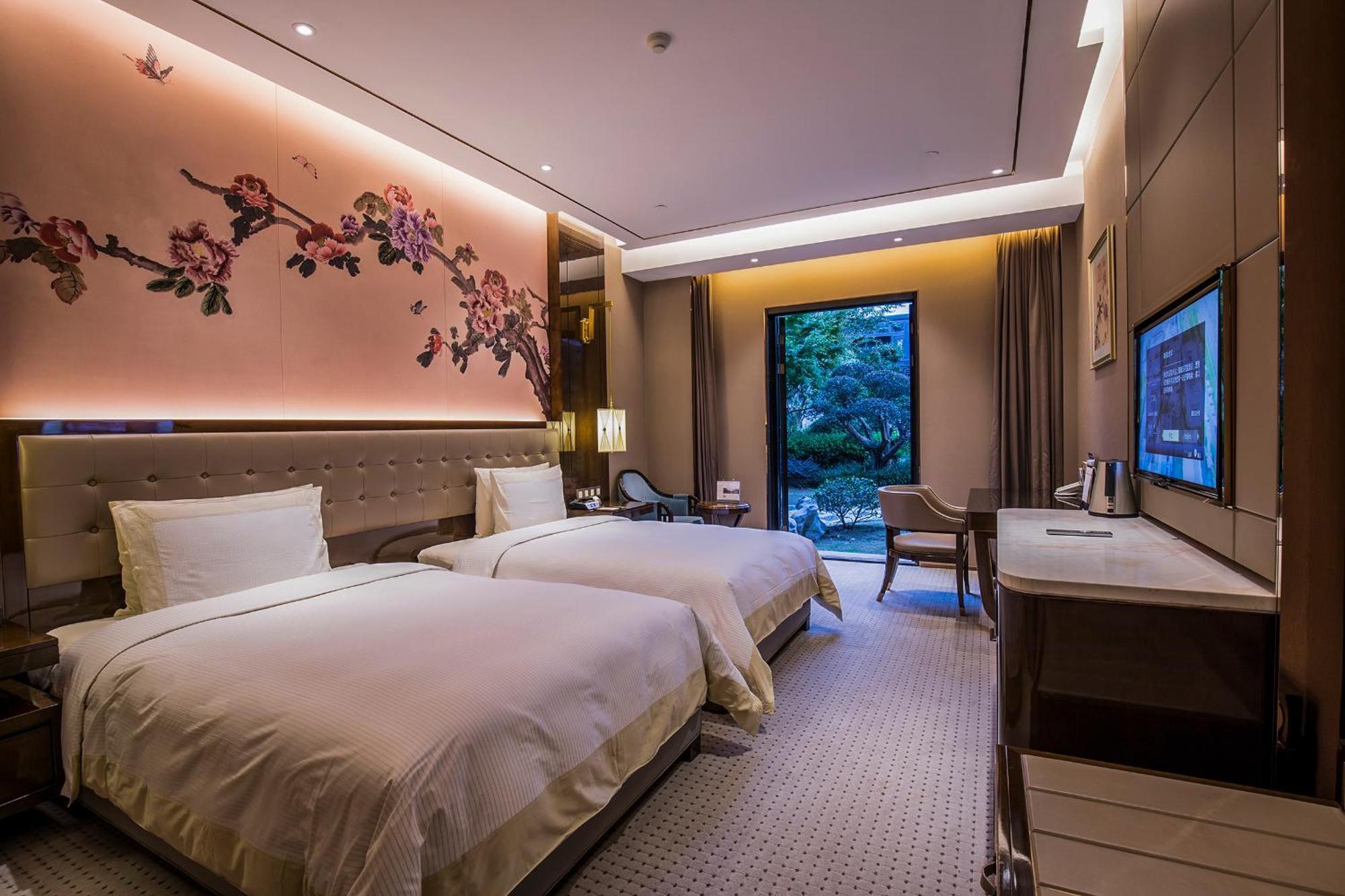 Royal Garden Hotel Shanghai-Free Shuttle To And From Disney & Pvg & Close Metro Line2 Easy To Sha New Expo Екстер'єр фото