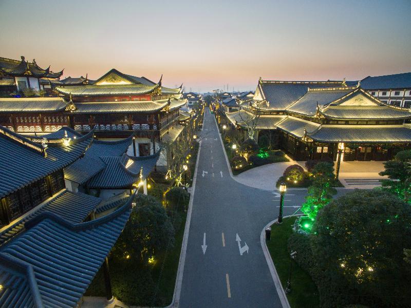 Royal Garden Hotel Shanghai-Free Shuttle To And From Disney & Pvg & Close Metro Line2 Easy To Sha New Expo Екстер'єр фото