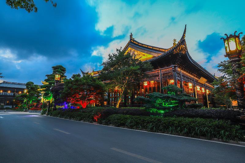 Royal Garden Hotel Shanghai-Free Shuttle To And From Disney & Pvg & Close Metro Line2 Easy To Sha New Expo Екстер'єр фото